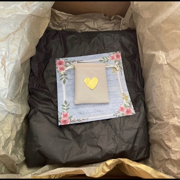 ⭐️Spring Sale⭐️Make me offer, reasonable offers will be accepted 😍 - Picture 4 of 4